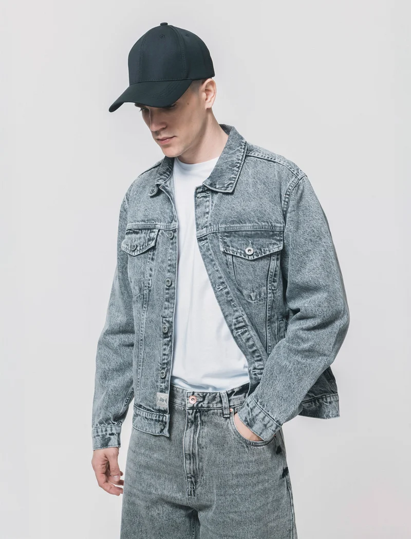 Giubbotto in denim effetto slavato - Grigio