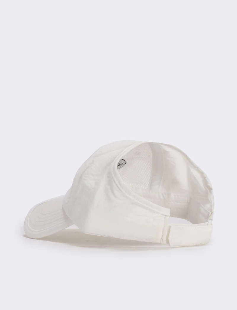 Cappello tecnico aperto dietro con fiocco - Bianco
