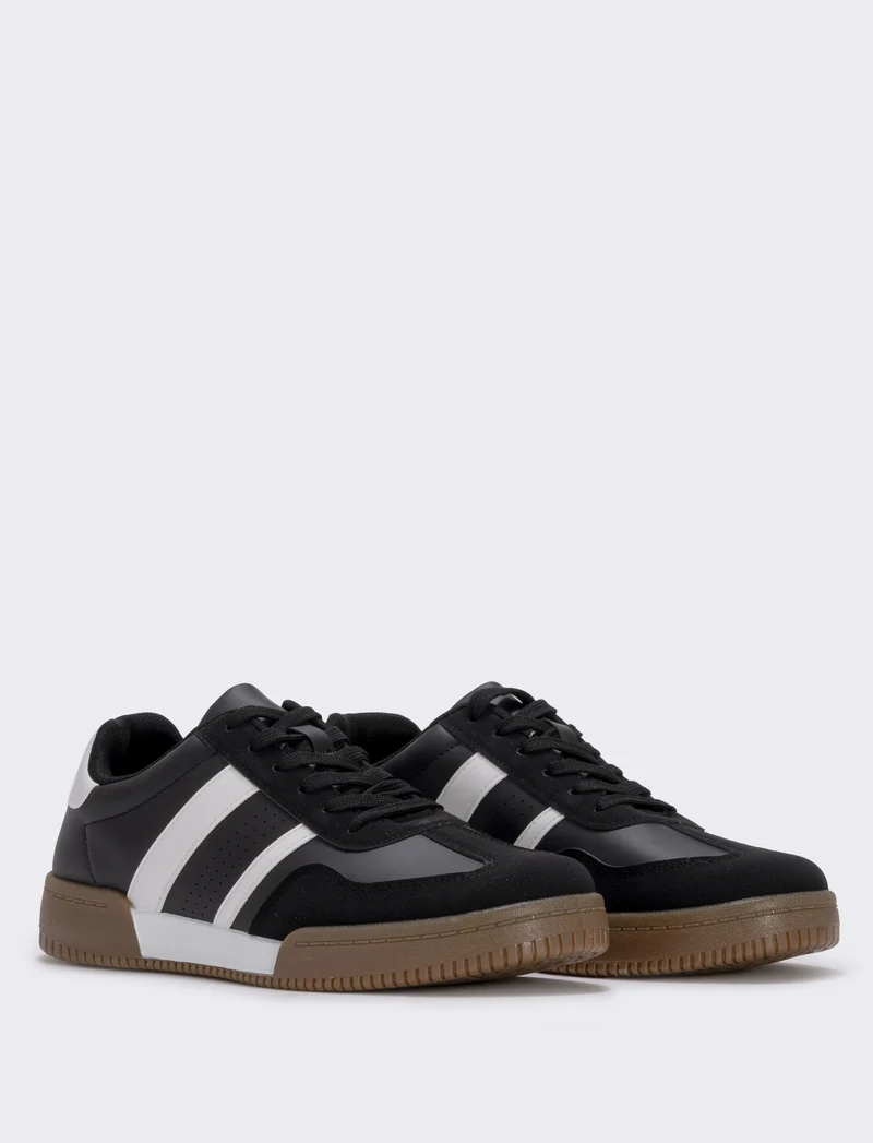 Sneakers nere con dettagli bianchi da uomo - Nero