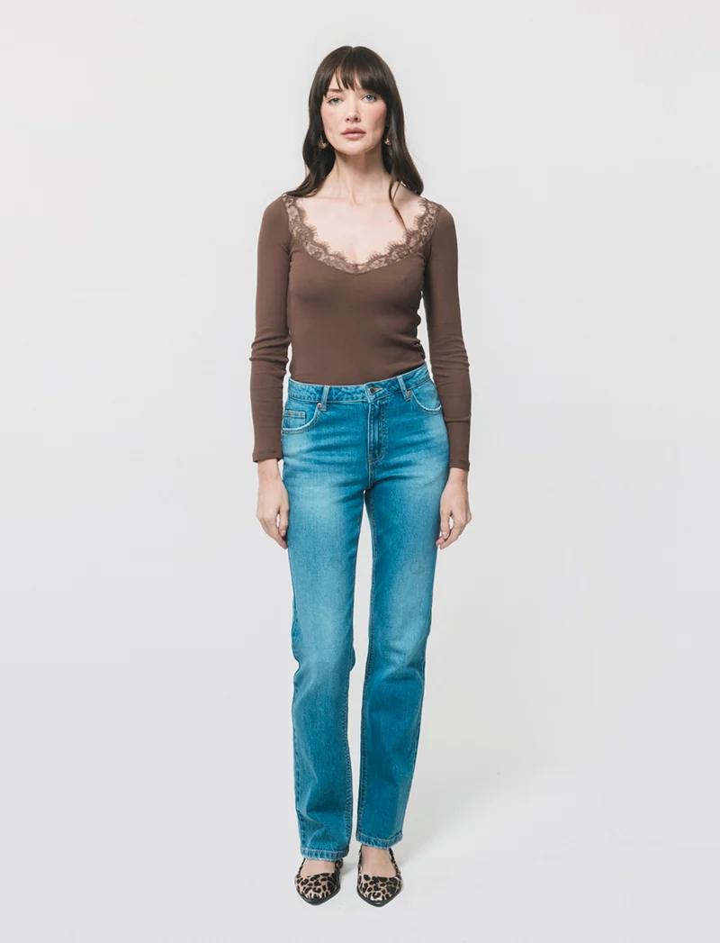 T-shirt con pizzo e scollo a V lungo - Marrone
