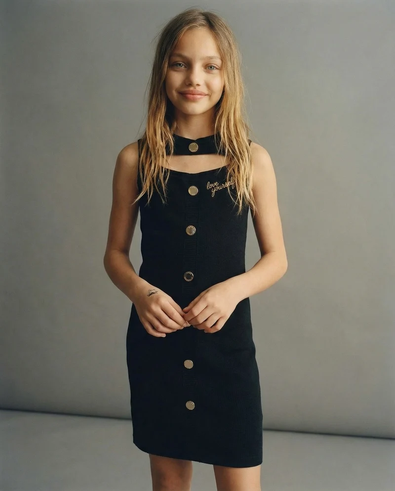Abito in maglia con bottoni eleganti - Nero