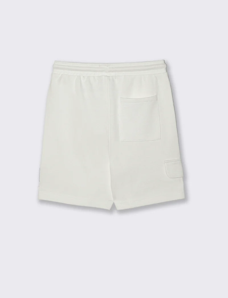 Bermuda in piquè con patch stiloso - Bianco