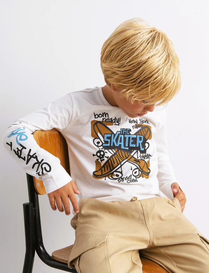 T shirt stampa skate graffiti. - Bianco latte