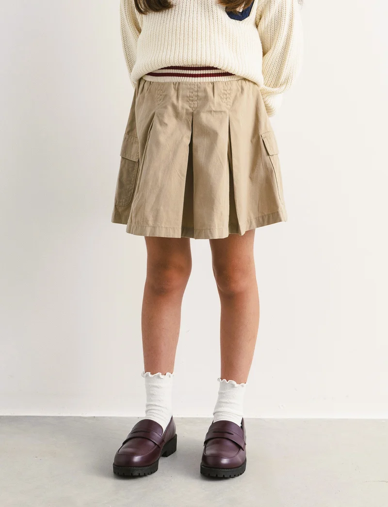 Gonna con piegoni e tasche laterali - Beige