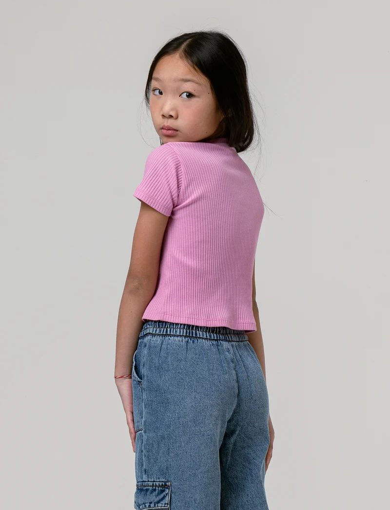 T-shirt in costina con cuore da bambina - Rosa