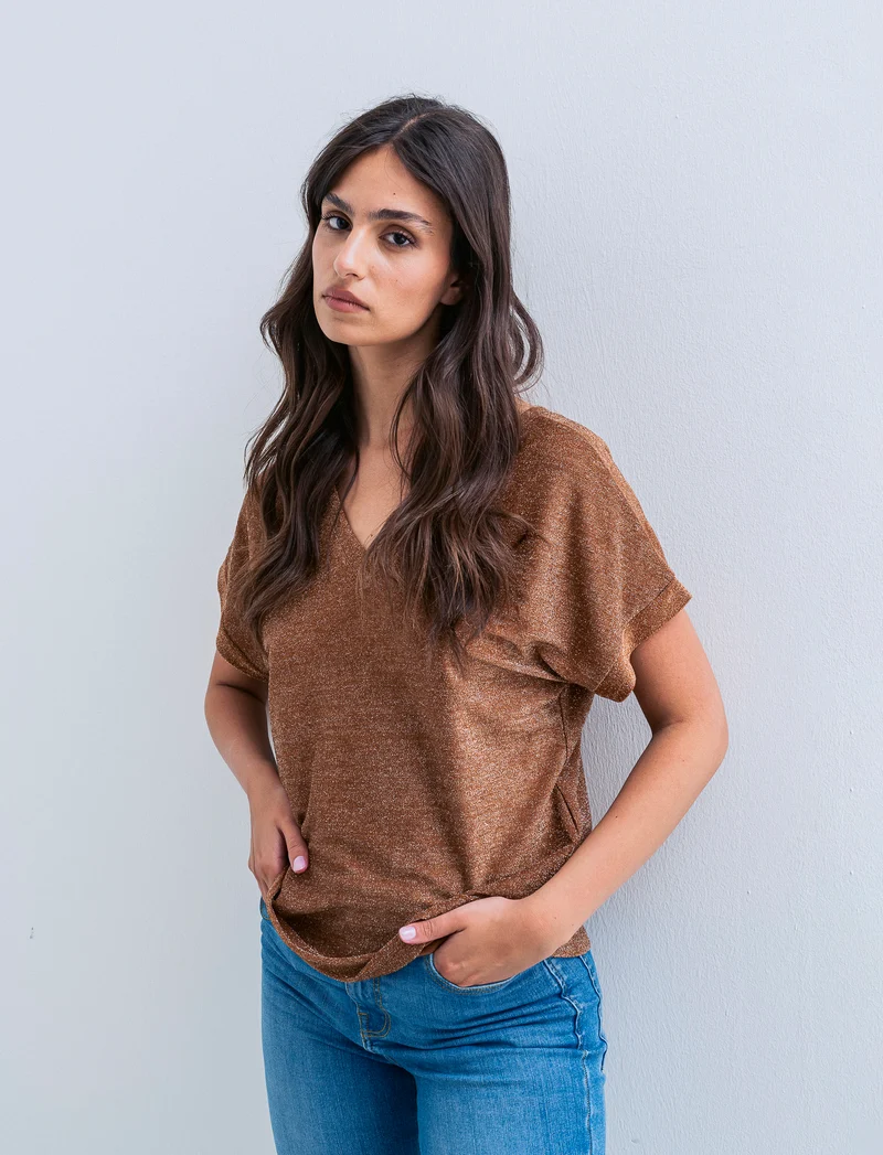 TSHIRT IN TESSUTO LUREX CON SCOLLO A V - Marrone tabacco