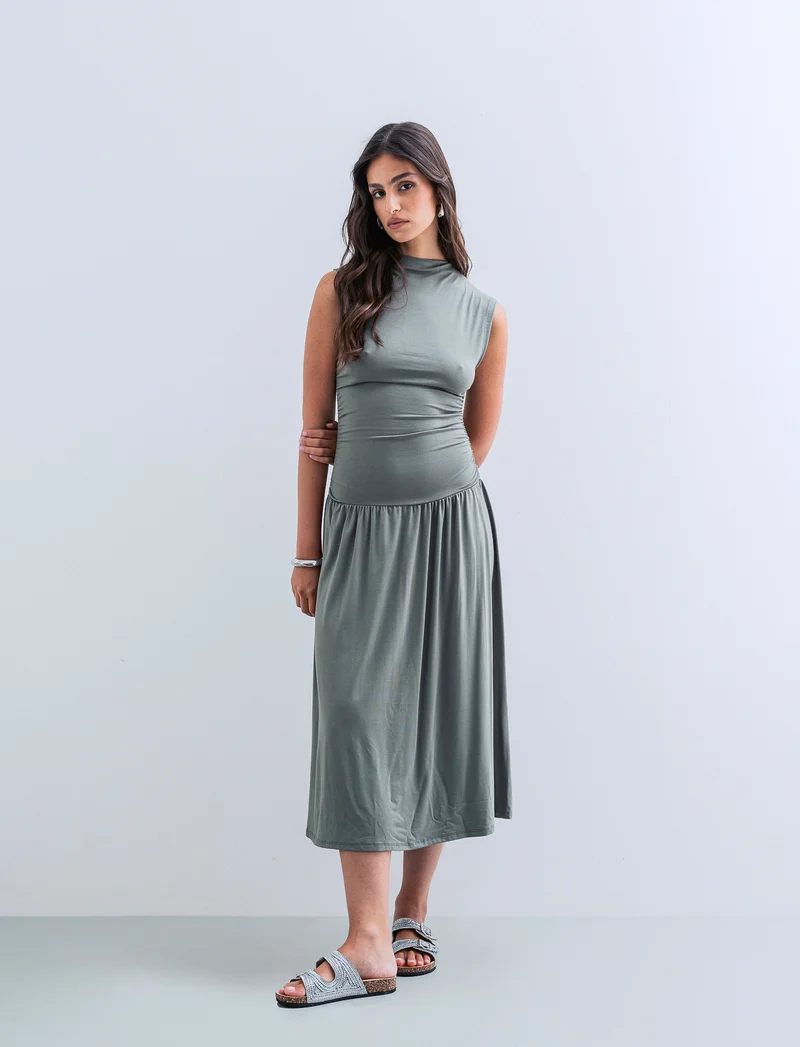 Vestito smanicato in viscosa per donna - Verde salvia