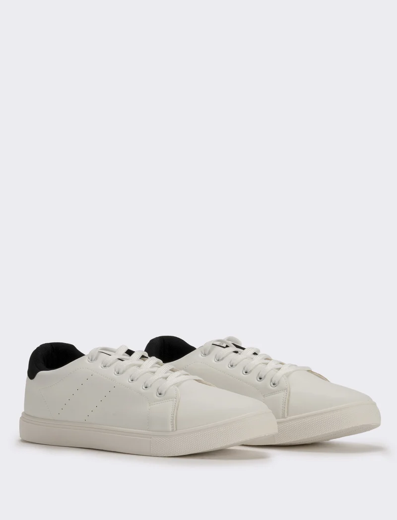 Sneakers bianche uomo con dettagli neri - Bianco