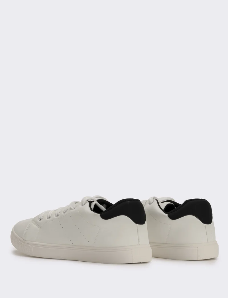 Sneakers bianche uomo con dettagli neri - Bianco