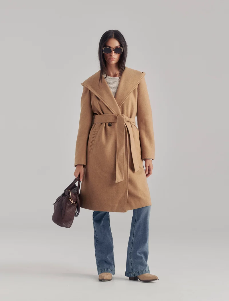 CAPPOTTO CON CAPPUCCIO E CINTA - Cammello
