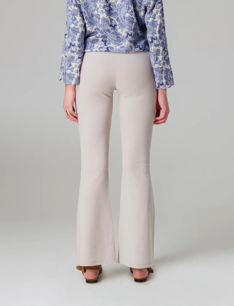 Pantalone basico flare da donna - Sabbia
