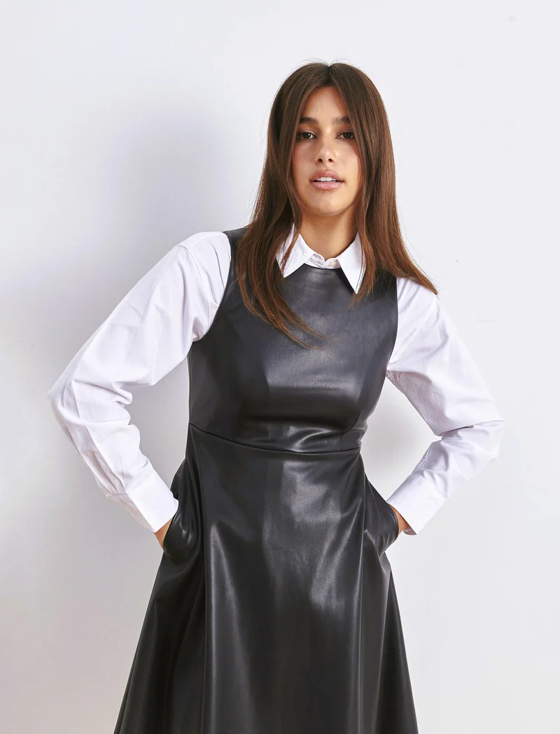 VESTITO IN TESSUTO EFFETTO PELLE - Nero