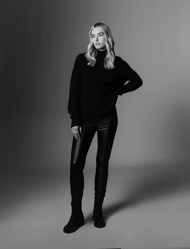 LEGGING IN TESSUTO EFFETTO PELLE - Nero