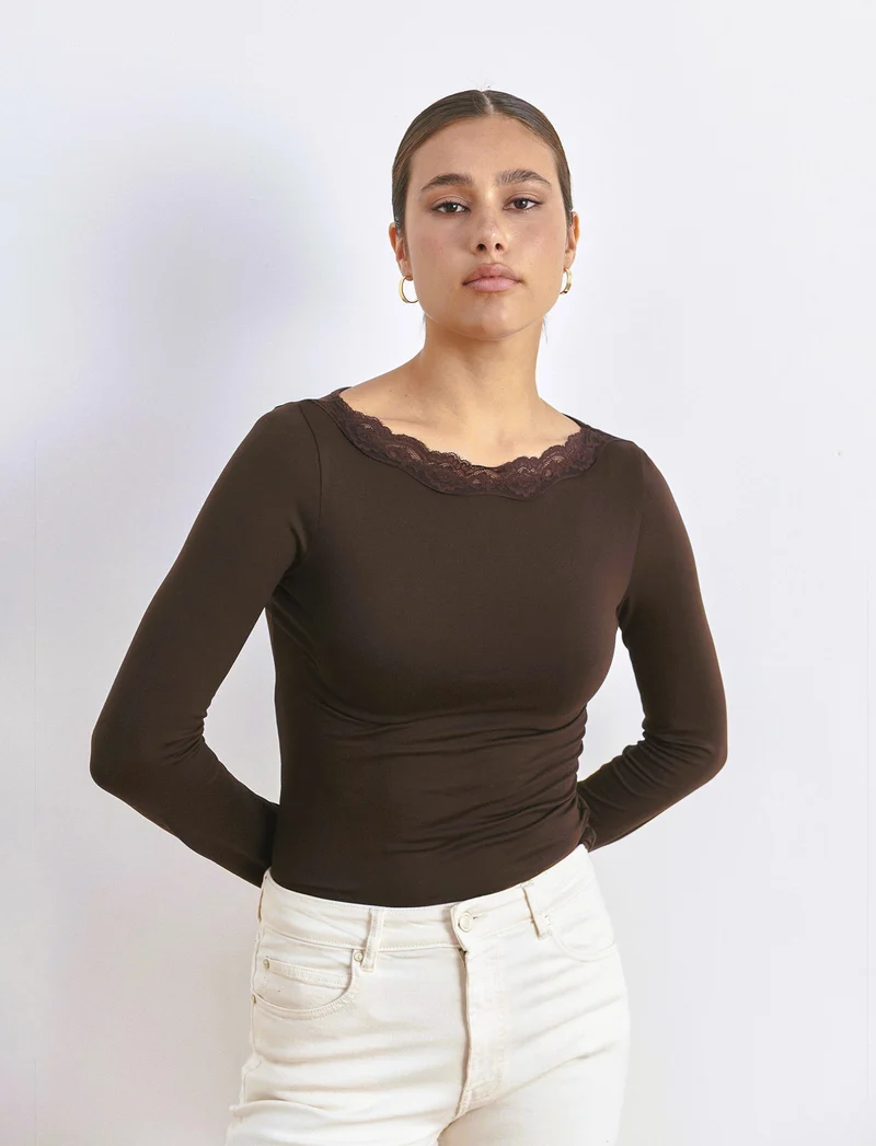 T-SHIRT BASICA CON PIZZO - Moro