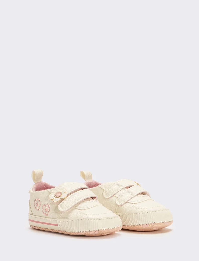 Scarpa con strappi da neonata - Bianco