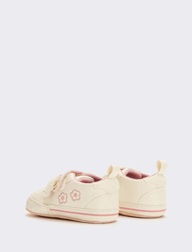 Scarpa con strappi da neonata - Bianco