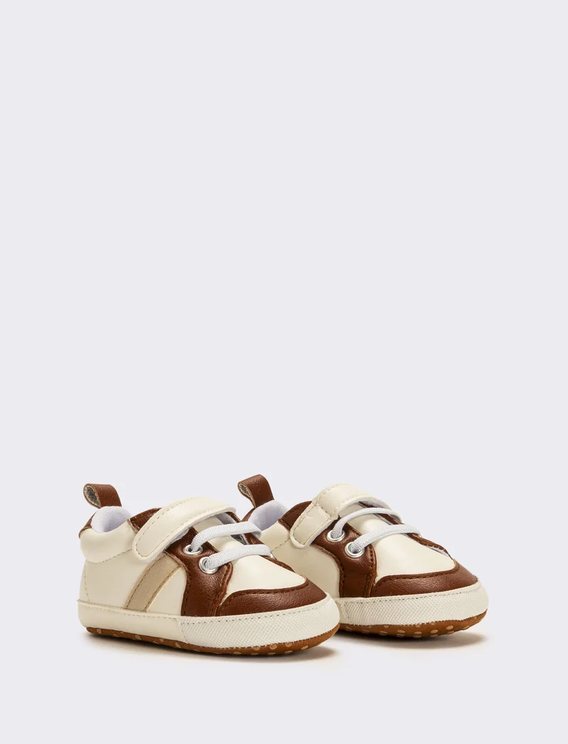 Scarpa con riporti da neonato - Bianco