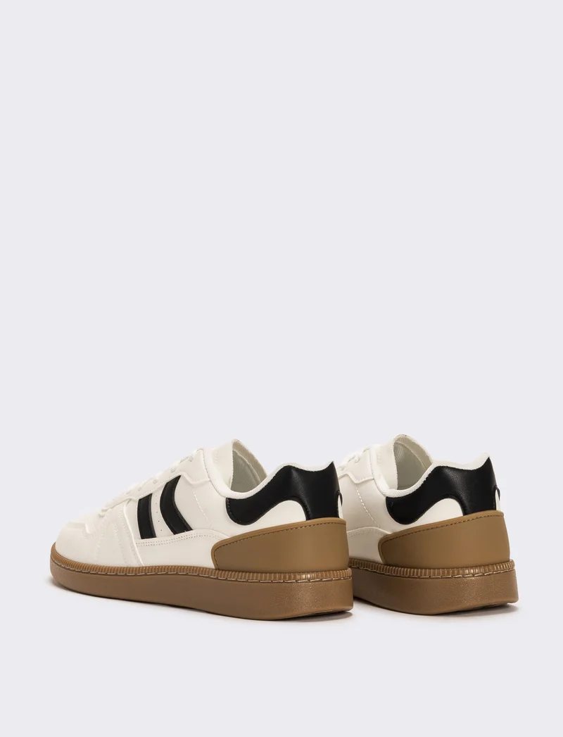 Sneakers con inserti neri da uomo - Bianco