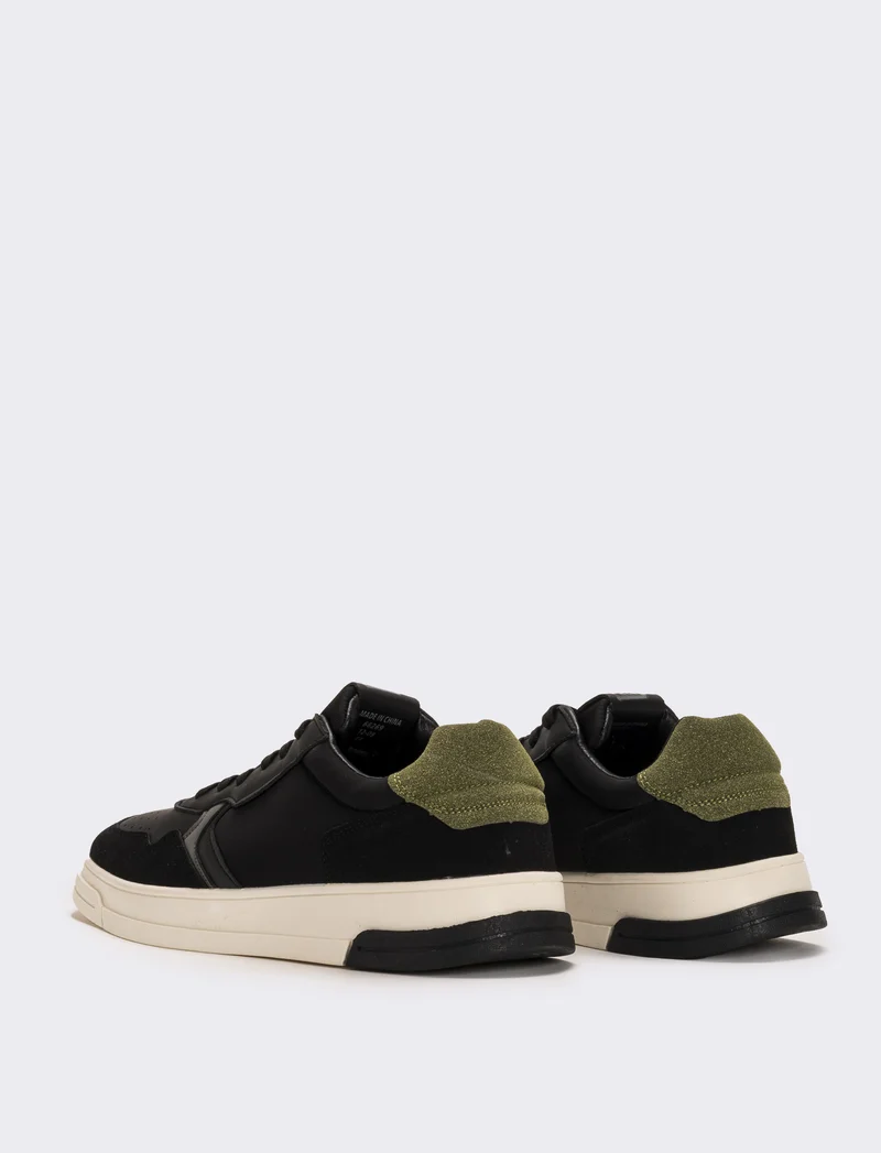 Sneakers con dettaglio sul tallone da uomo - Nero-verde