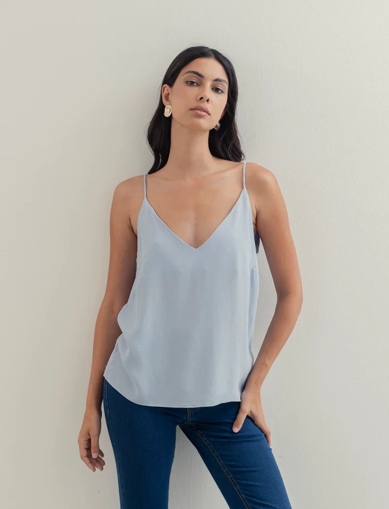 TOP CON SCOLLO A V - Celeste
