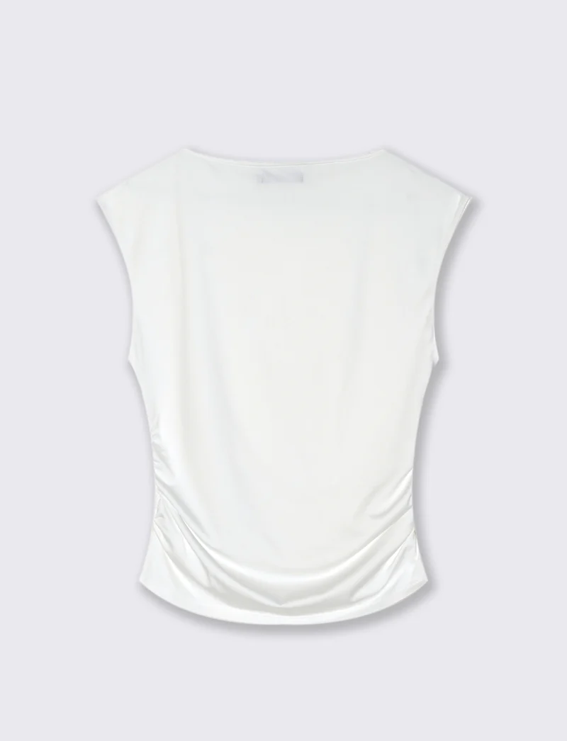 T-SHIRT CON SCOLLO A BARCA - Bianco latte