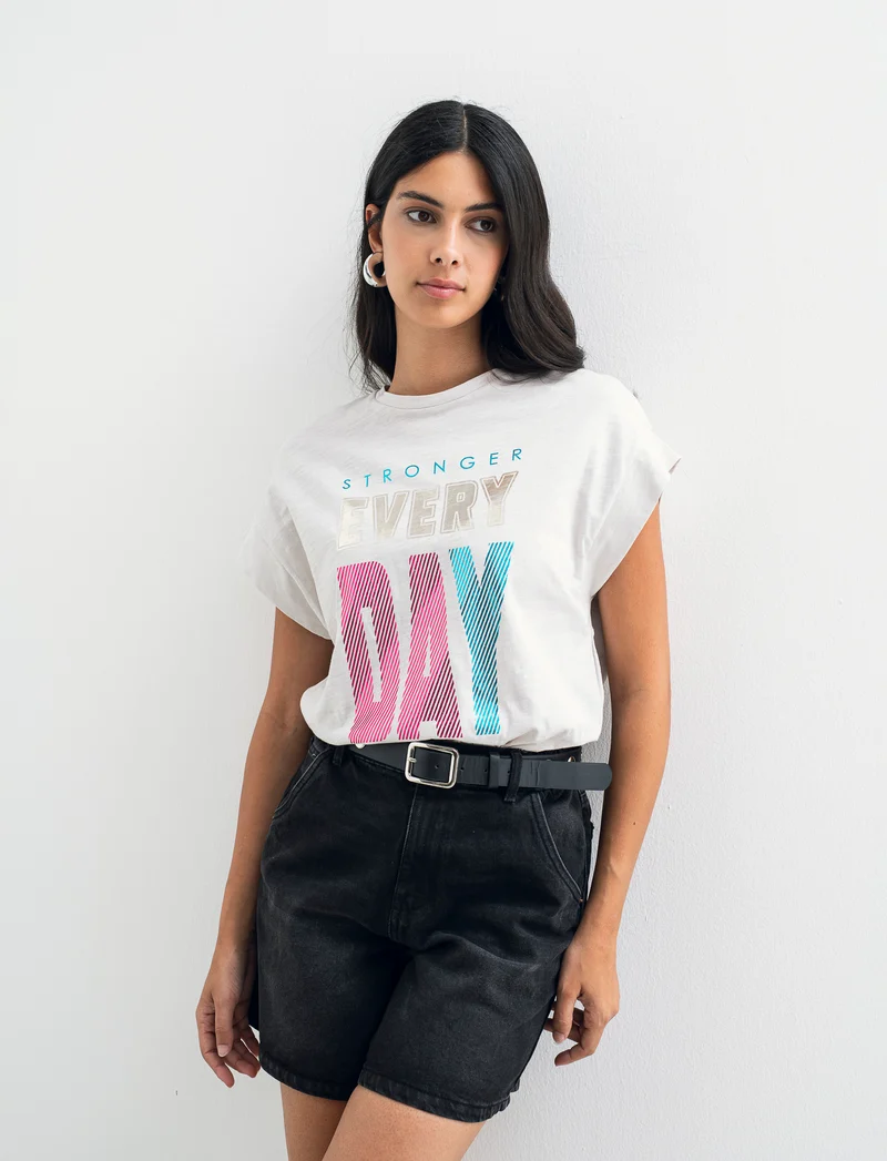 T-SHIRT CON MANICA AD ALETTA - Bianco gesso