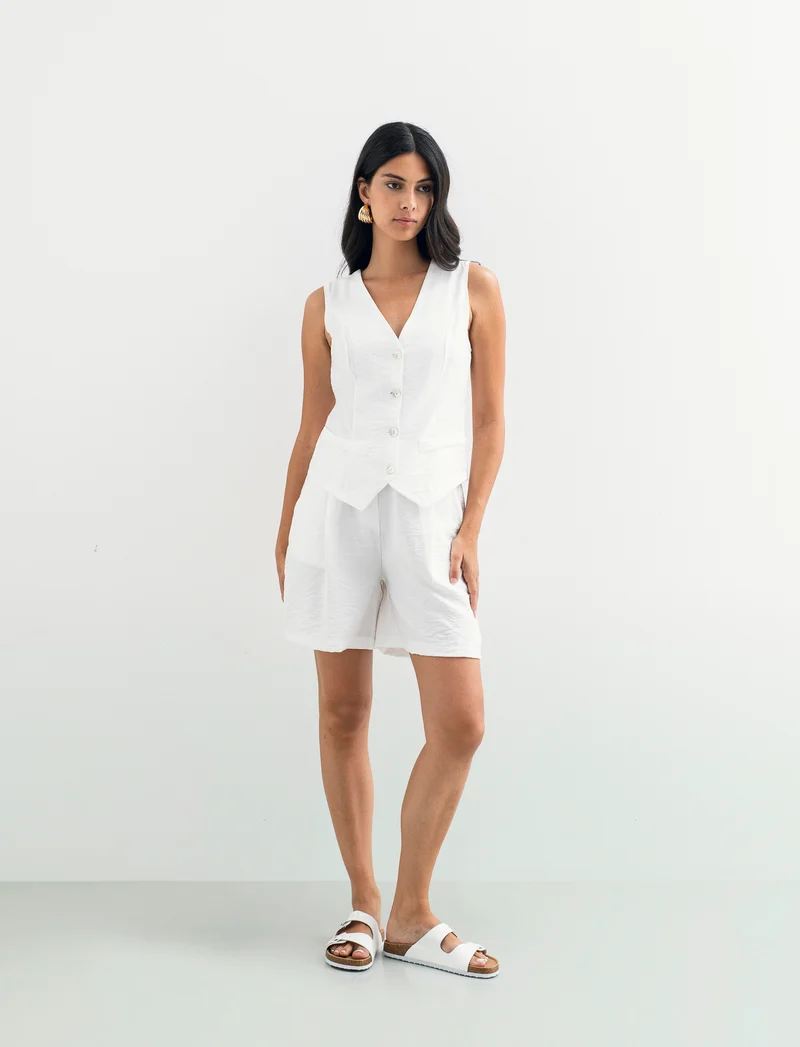 Short con passanti e pinces per donna - Bianco
