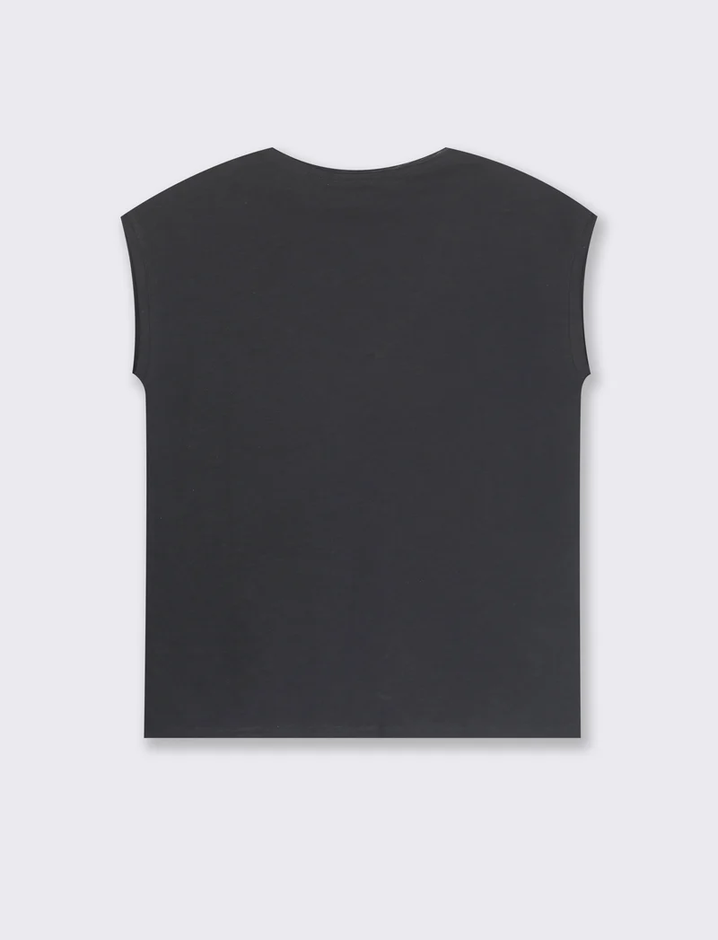 T-SHIRT CON SCOLLO A V - Nero