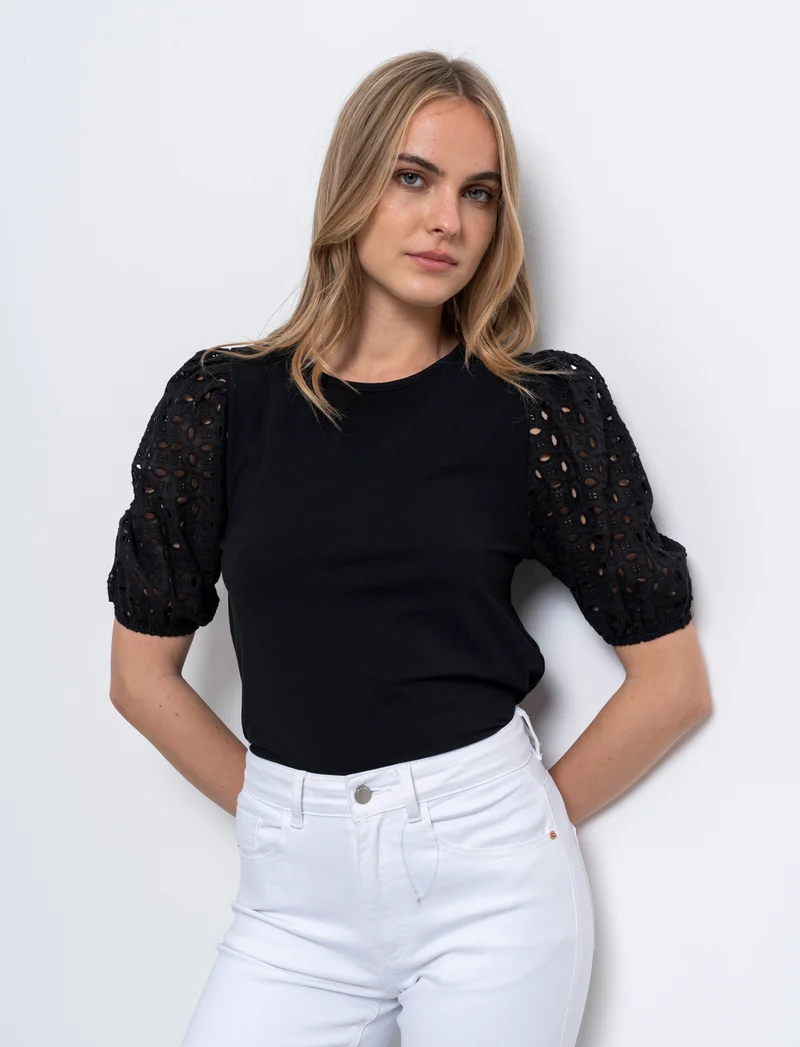 T-shirt con maniche in pizzo da donna - Nero