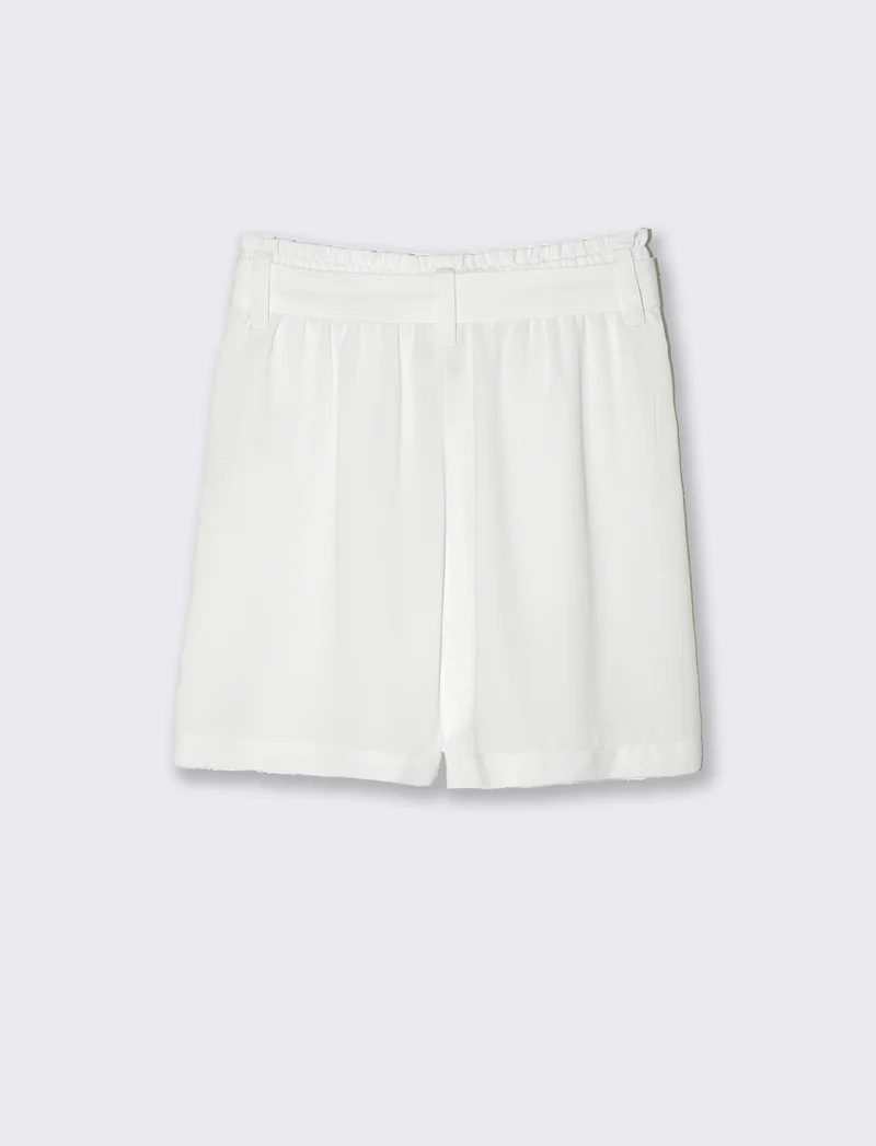 Short con cintura da donna - Bianco