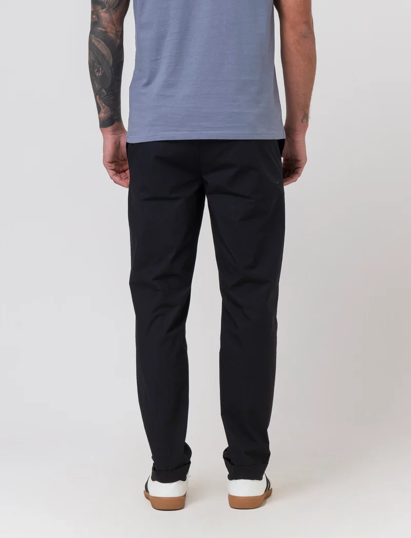 Pantaloni chino jogger in popelin stretch da uomo - Nero