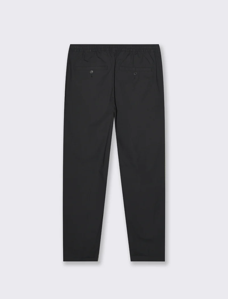 Pantaloni chino jogger in popelin stretch da uomo - Nero