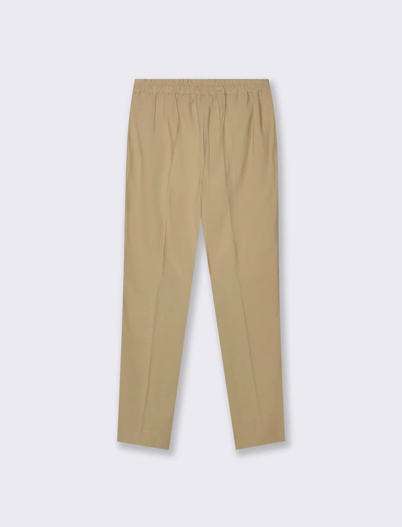 Pantalone regular con bottone gioiello - Cammello
