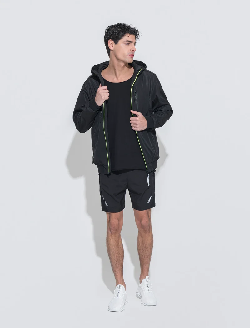 T-shirt scollo ampio regular fit da uomo - Nero