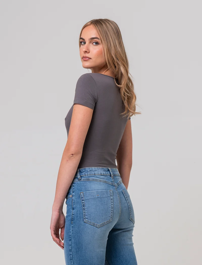 T-shirt basica scollo quadrato da donna - Grigio piombo