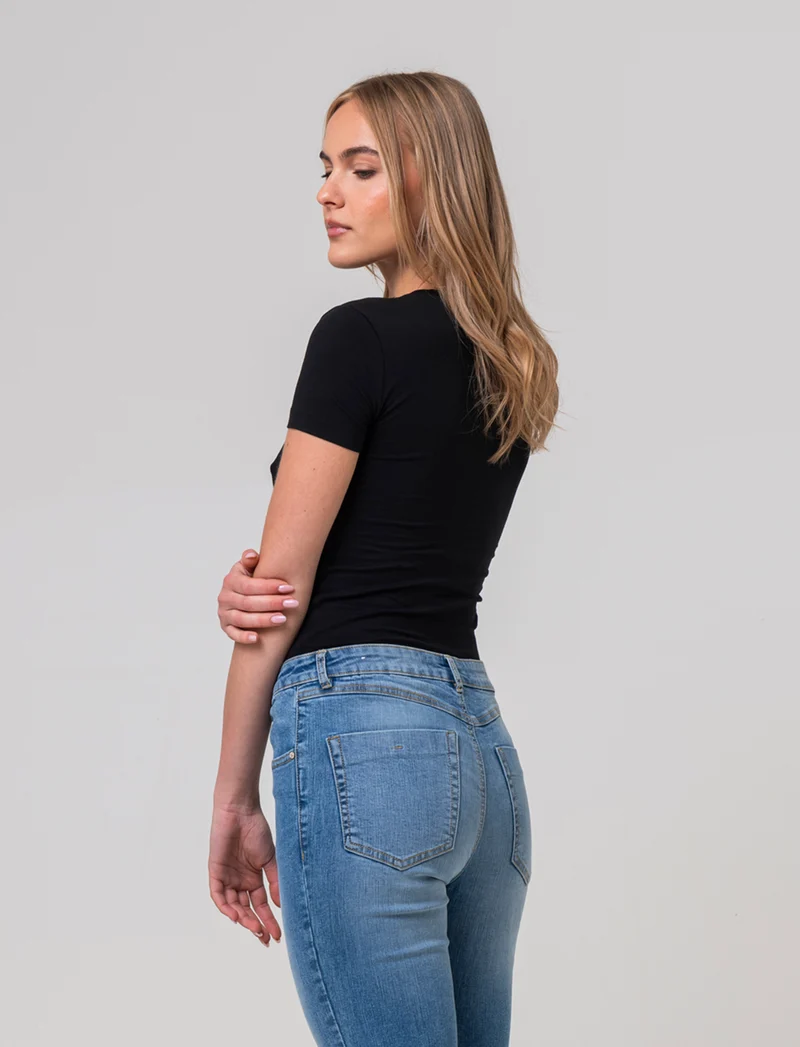 T-shirt basica da donna - Nero