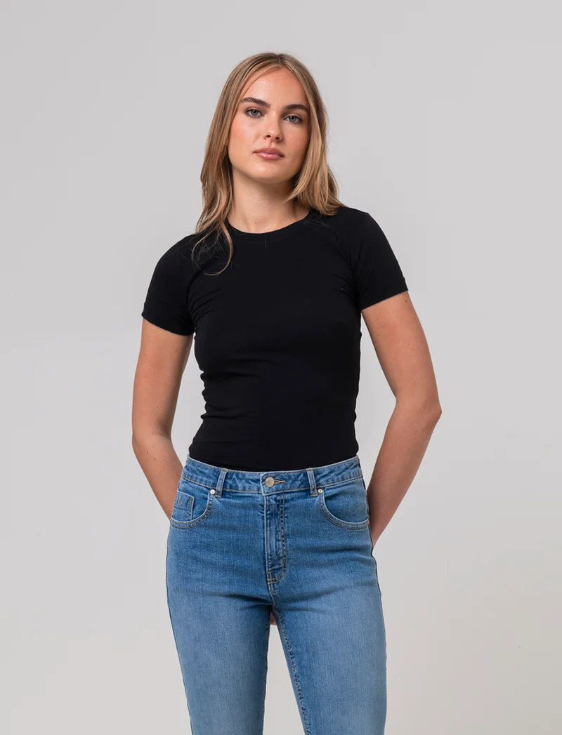 T-shirt basica da donna - Nero