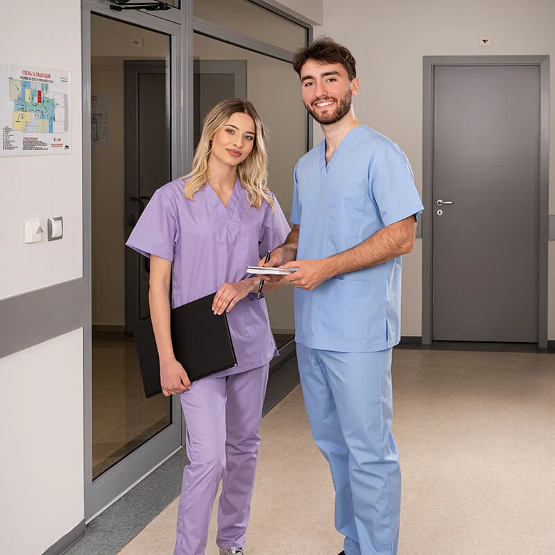 Divisa Sanitaria Collo a V Unisex - Casacca e Pantaloni Set Completo OSS e Infermieri