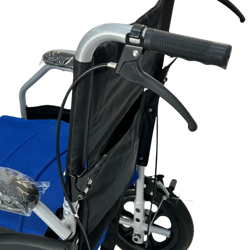 Sedia a rotelle da transito dimensioni ridotte ideale per interni e luoghi stretti - Larghezza seduta 45cm